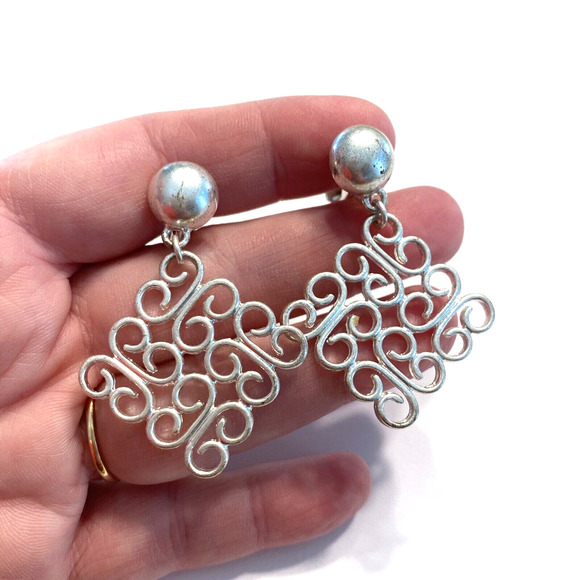 Vintage Clip On Earrings Silver Mod 60's Look Lattice Filigree Drop & Dangle - Picture 5 of 7